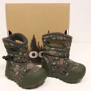 Kids Owl Print Boots Bogs Size 4 NWOT